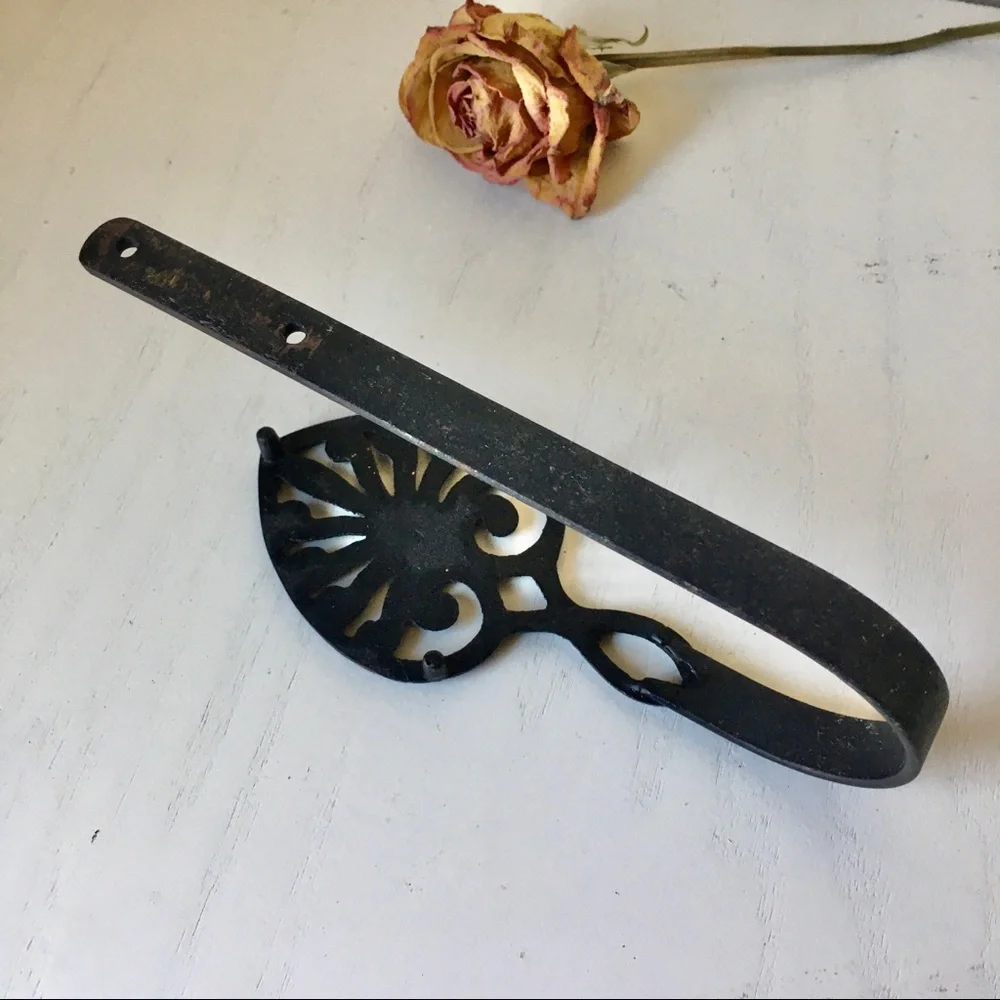 Vintage Mid Century Cast Iron Trivet Design Wall Hook